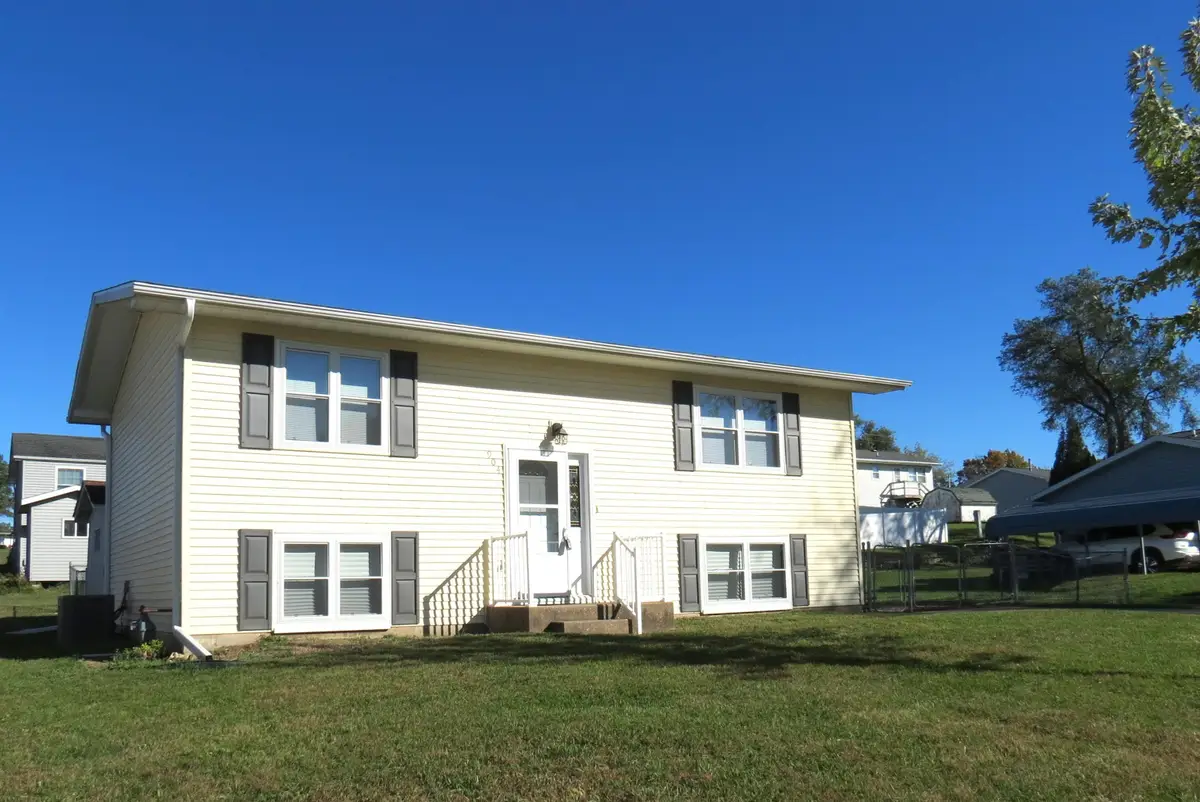 904 Lisa Drive, Maquoketa, IA 52060 - #1