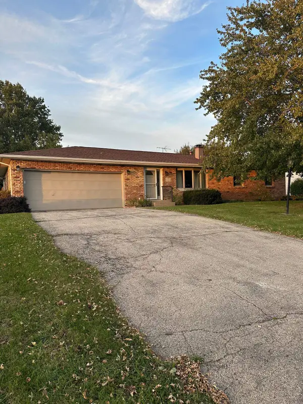 16895 Thunder Hills Drive, Peosta, IA 52068-9715