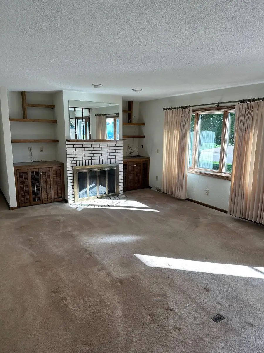 16895 Thunder Hills Drive, Peosta, IA 52068-9715 - #3