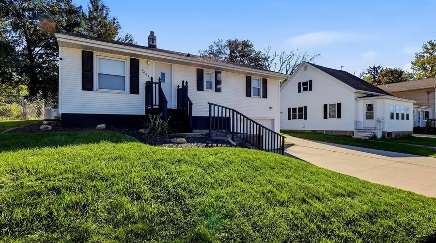 2664 Beverly Avenue, Dubuque, IA 52001 - #2