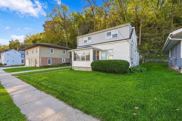 2755 Central Avenue, Dubuque, IA 52001-0000