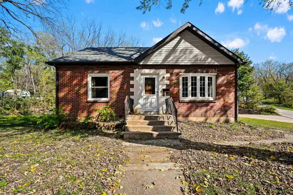 2451 Roosevelt Street, Dubuque, IA 52001
