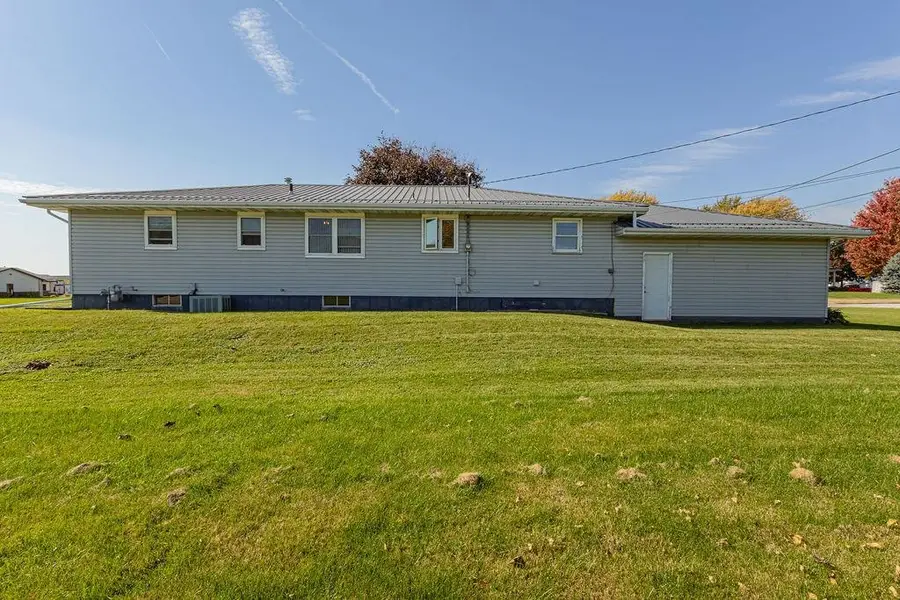 505 SW 5th Street, Farley, IA 52046 - #2