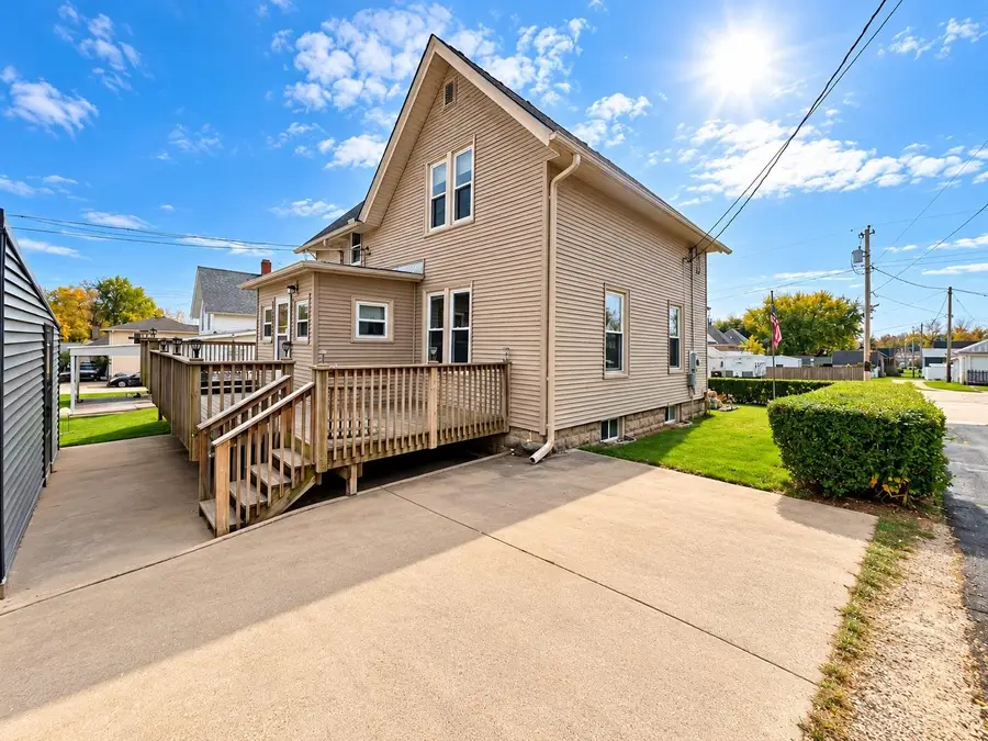 410 E Quarry Street, Maquoketa, IA 52060-2419 - #2