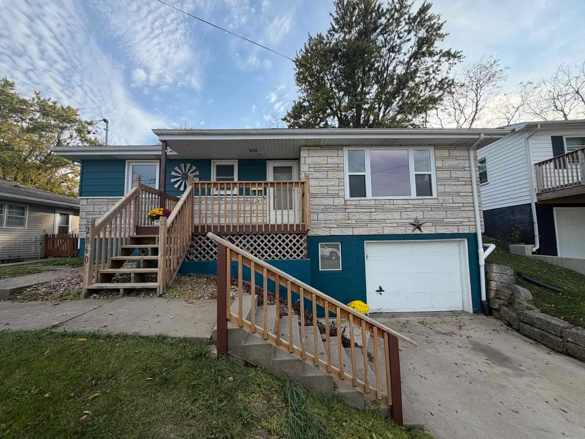 2860 Indiana Avenue, Dubuque, IA 52001 - #1