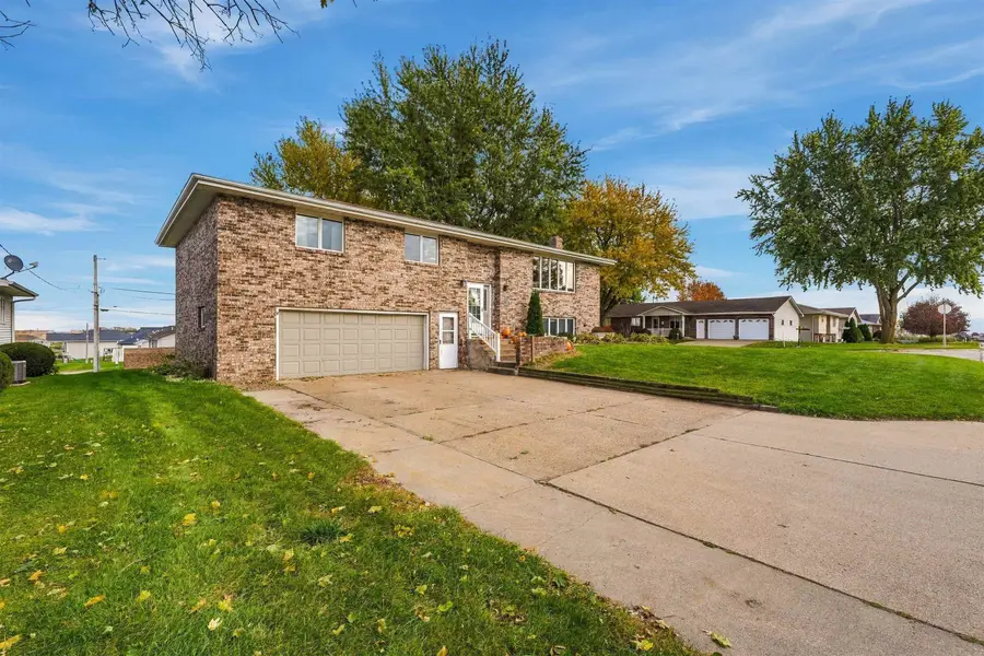 105 SE 6th Street, Farley, IA 52046 - #3