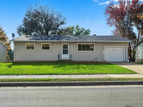 2514 Marywood Drive, Dubuque, IA 52001