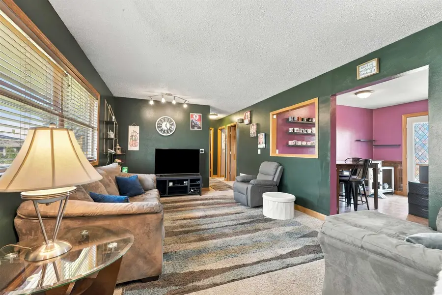 2614 Glenview Circle, Dubuque, IA 52001 - #3
