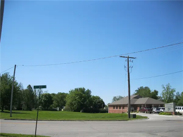 2003 1st Avenue E, Newton, IA 50208