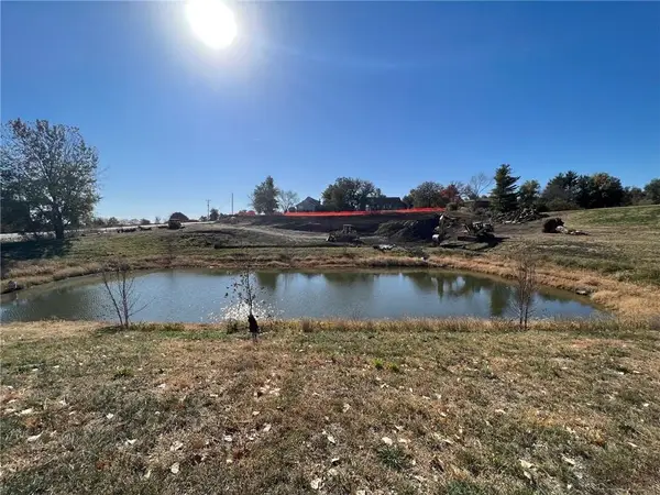 8066 NW 100th Street, Johnston, IA 50131