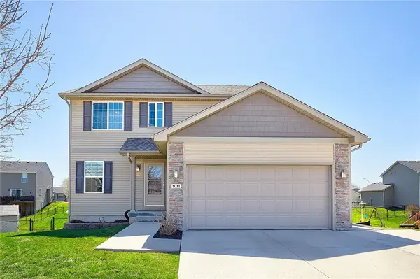 1011 Rolling Hills Court, Norwalk, IA 50211