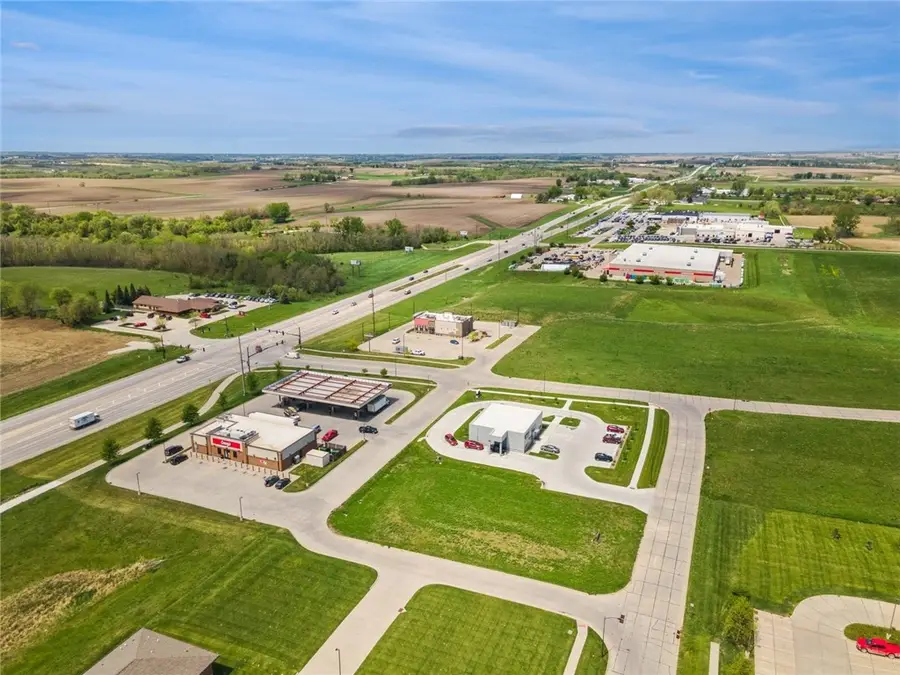 2103 N 3rd Lane, Indianola, IA 50125 - Image #2