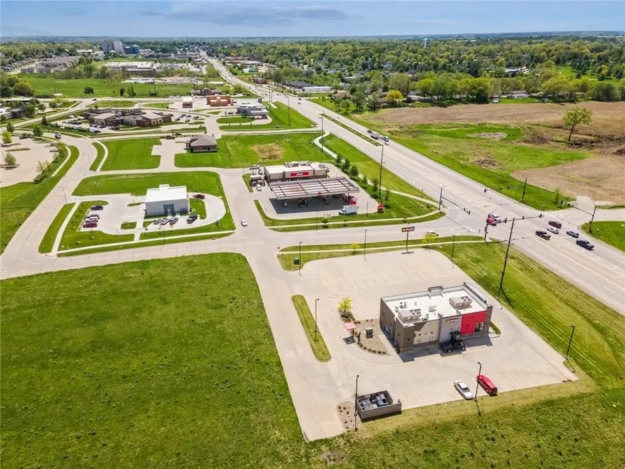 2103 N 3rd Lane, Indianola, IA 50125 - Image #3