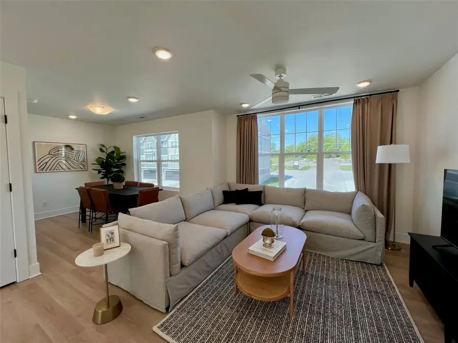 4453 154th Street, Urbandale, IA 50323 - Image #3