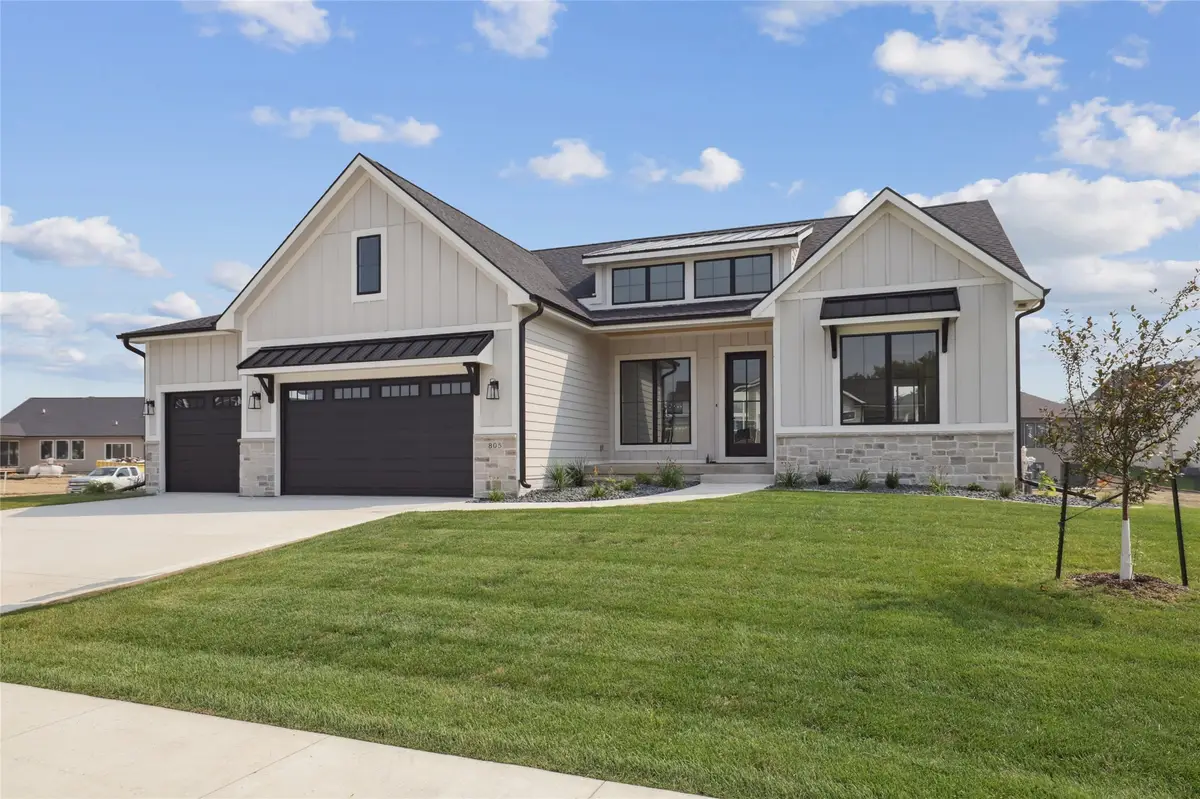 805 Canterbury Circle, Waukee, IA 50263 - Image #1