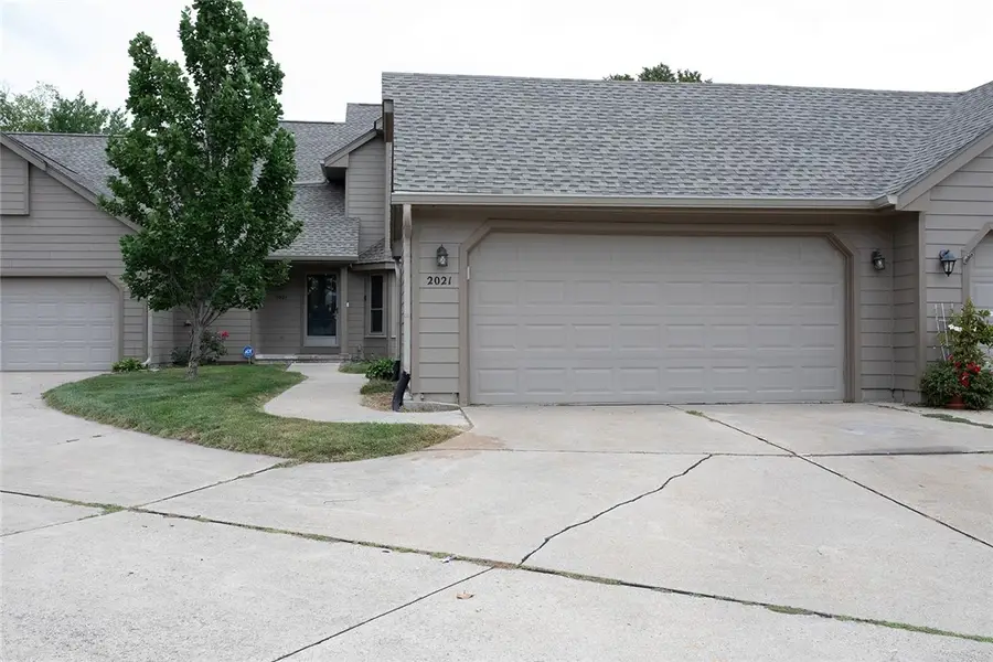 2021 Elm Circle, West Des Moines, IA 50265 - Image #2