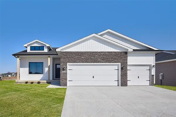 3025 Darling Road, Waukee, IA 50263