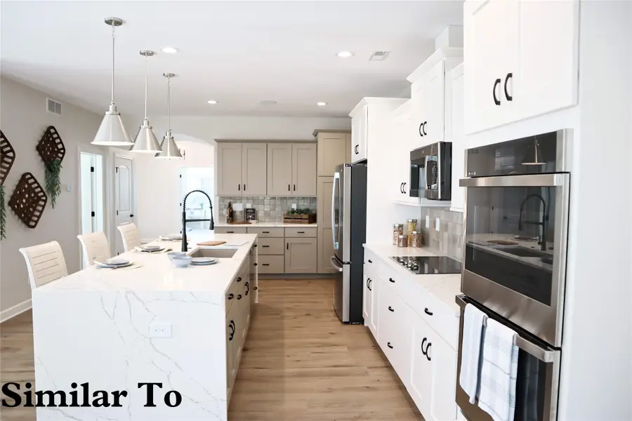 1032 NW Creekside Drive, Waukee, IA 50263 - Image #2