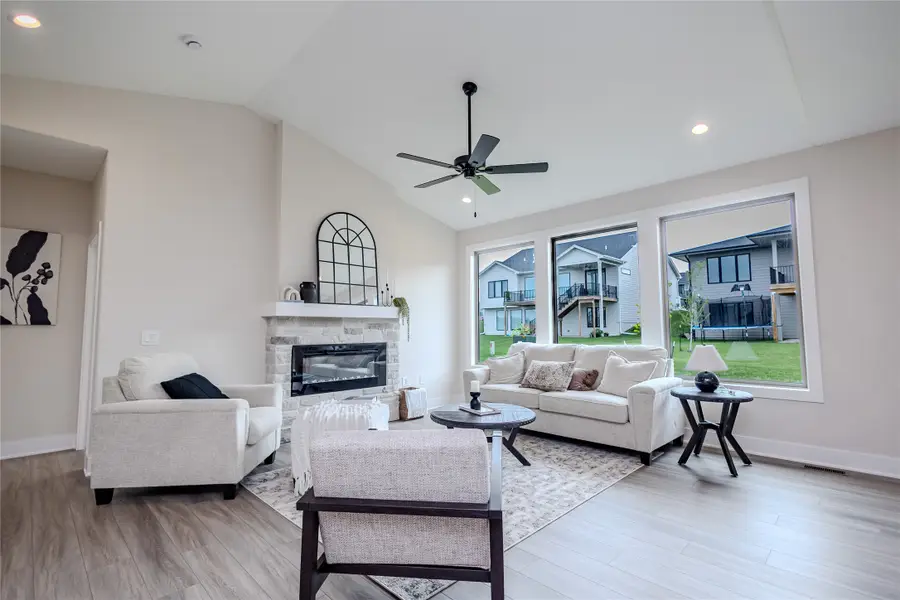 1216 S 92nd Street, West Des Moines, IA 50266 - Image #2