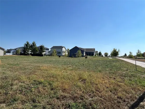3143 Devonshire Parkway, Clive, IA 50325