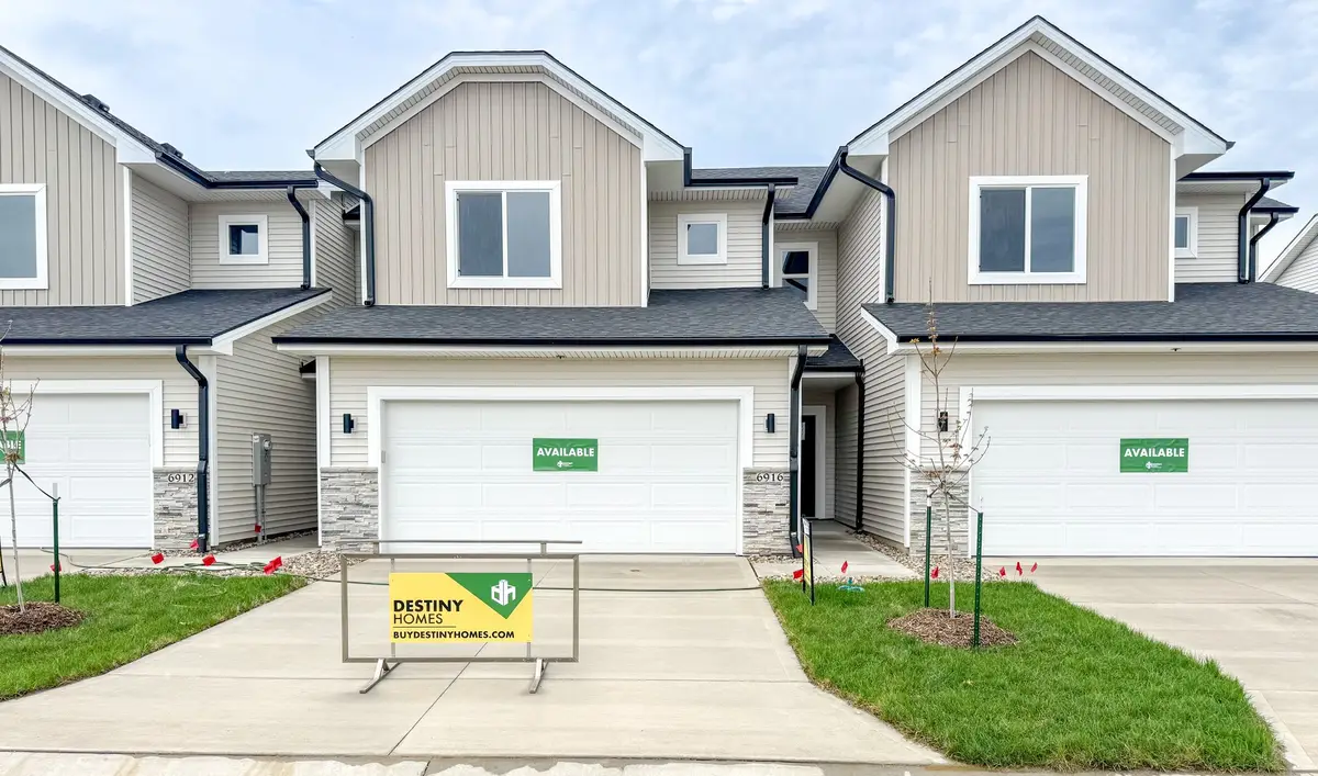 6916 Poppy Court, Johnston, IA 50131 - Image #1