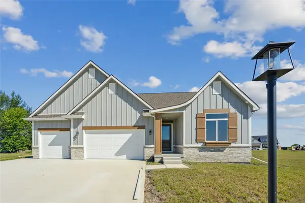 1612 Summit Circle Ne, Bondurant, IA 50035