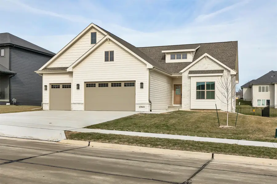 17621 Hammontree Drive, Clive, IA 50325 - #2
