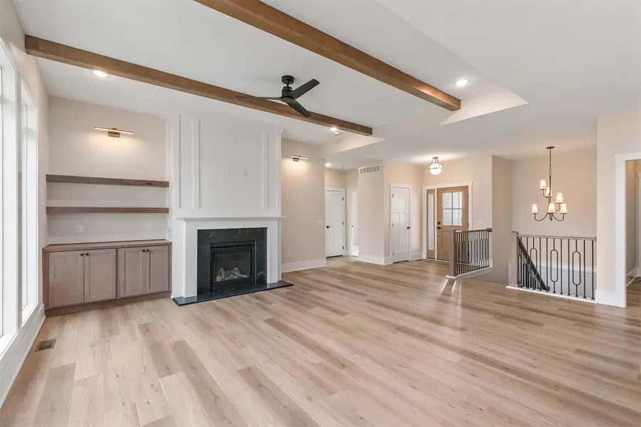 17621 Hammontree Drive, Clive, IA 50325 - #3