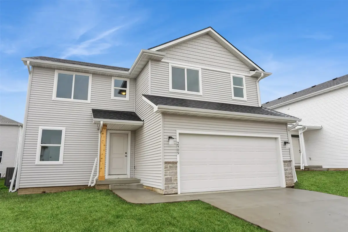 2909 Yordi Drive, Norwalk, IA 50211 - Image #1