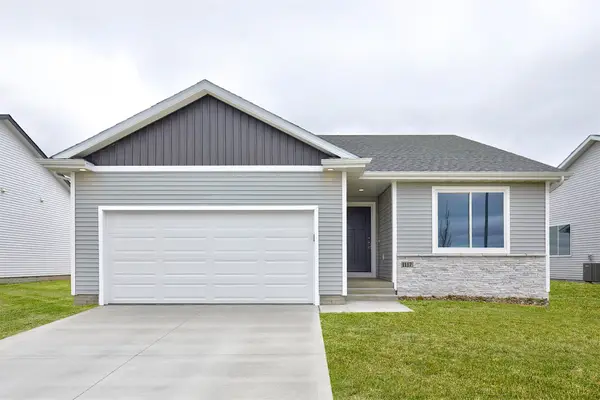 1117 Featherstone Avenue Ne, Bondurant, IA 50035