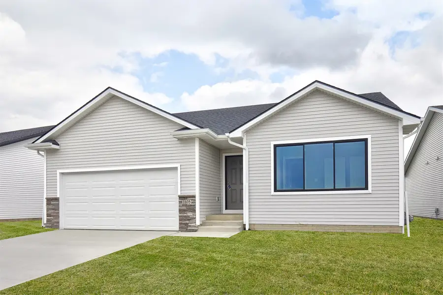 1105 Featherstone Avenue Ne, Bondurant, IA 50035 - Image #2