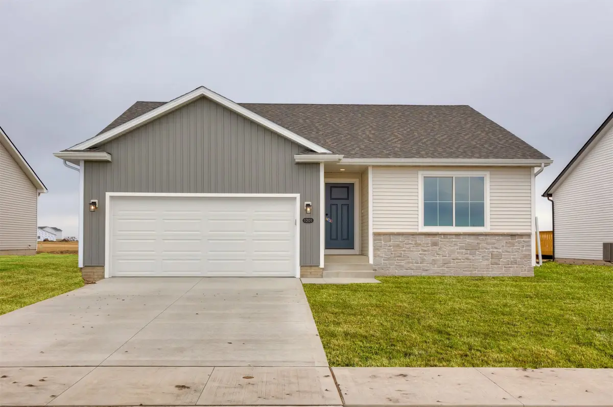 1201 Featherstone Avenue Ne, Bondurant, IA 50035 - Image #1