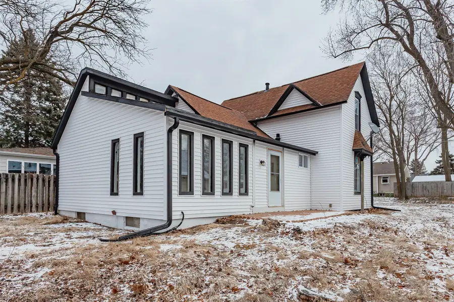 3842 12th Street, Des Moines, IA 50313 - Image #2