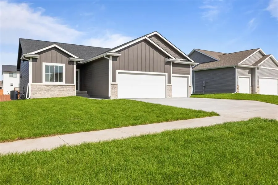 3231 NW 27th Circle, Ankeny, IA 50023 - Image #2