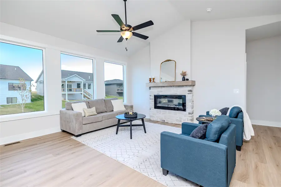 4640 179th Street, Urbandale, IA 50323 - Image #2