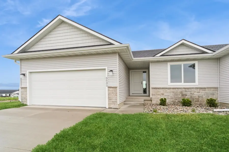 5532 NE Briarwood Drive, Ankeny, IA 50021 - Image #1