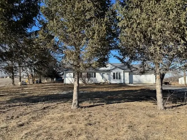 2443 103rd Avenue, Columbia, IA 50057