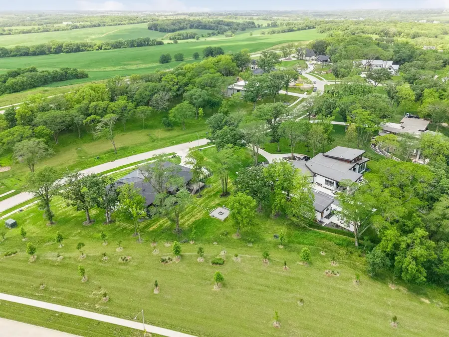 1576 S Stonewood Drive, West Des Moines, IA 50266 - Image #2