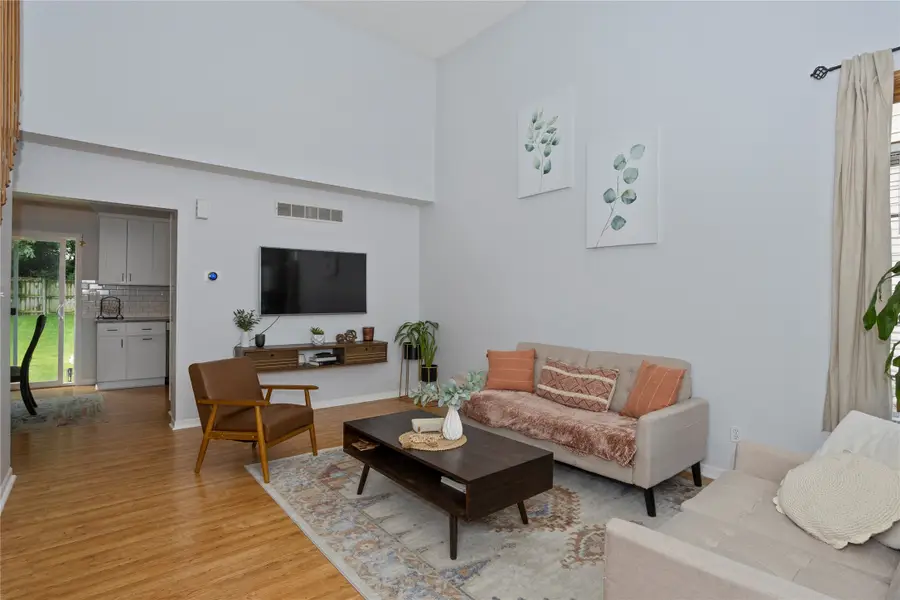 7014 Northview Drive, Urbandale, IA 50322 - Image #2