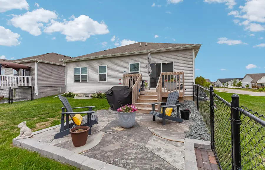 9904 NW 82nd Avenue, Johnston, IA 50131 - Image #2