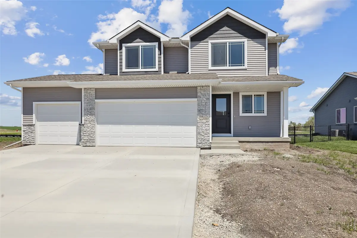 2208 White Oak Lane, Granger, IA 50109 - Image #1