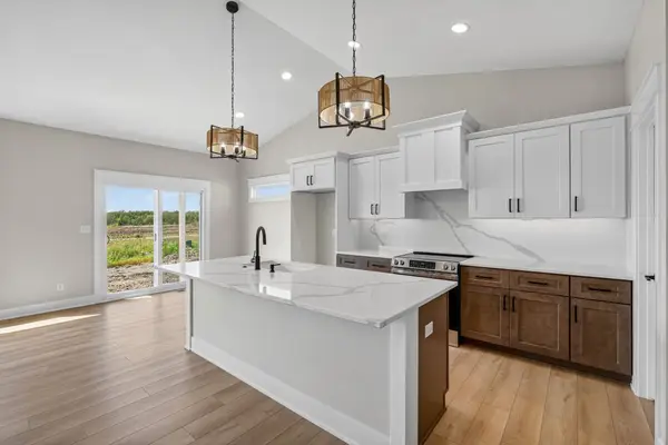 1570 NW Parkside Lane, Waukee, IA 50263