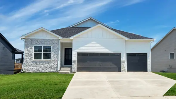 645 NW Concord Lane, Waukee, IA 50263