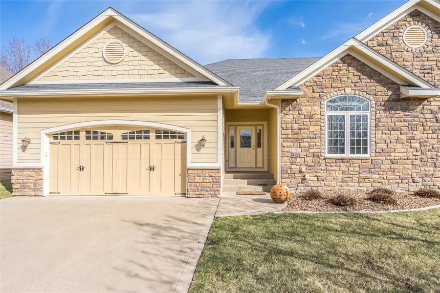 7625 Escalade Court, West Des Moines, IA 50266 - Image #2