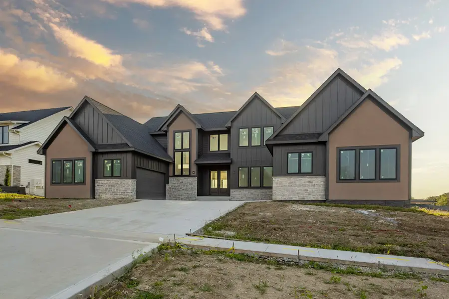 749 S 95th Street, West Des Moines, IA 50266 - Image #2