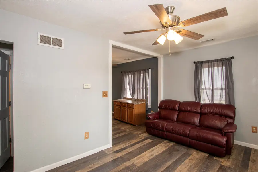 816 E 7th Street S, Newton, IA 50208 - Image #3