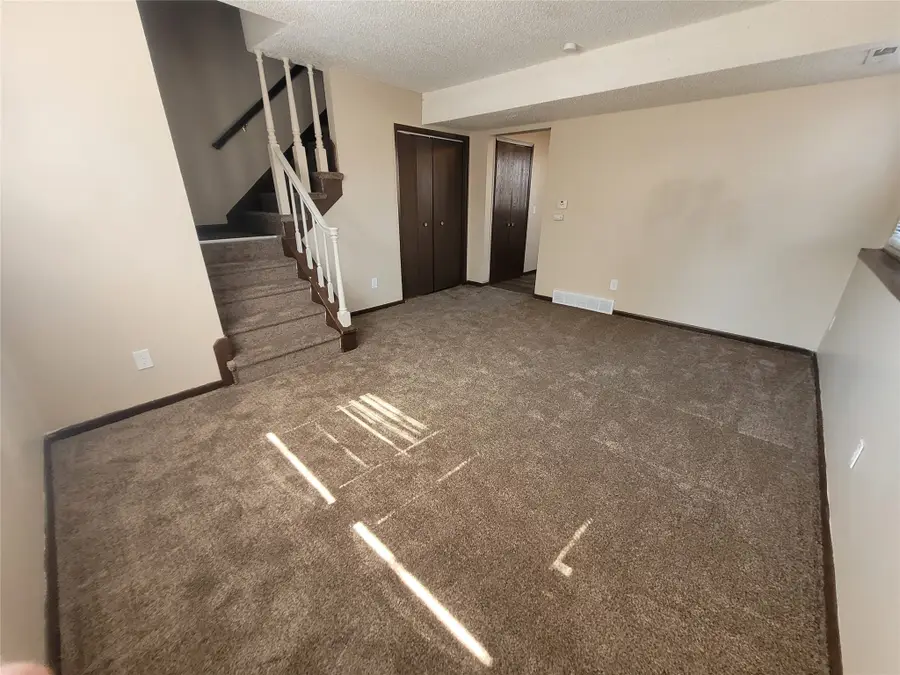 303 Porter Avenue, Des Moines, IA 50315 - Image #3