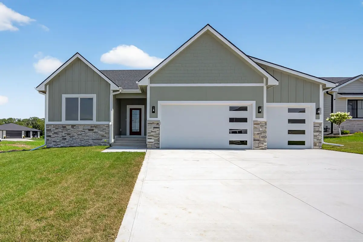 5557 165th Street, Urbandale, IA 50323 - Image #1