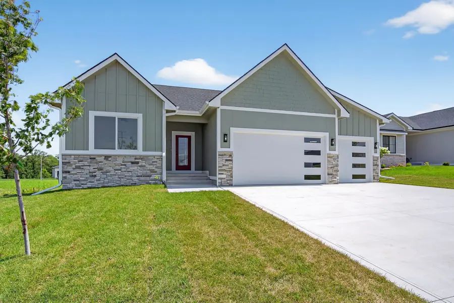 5557 165th Street, Urbandale, IA 50323 - Image #2