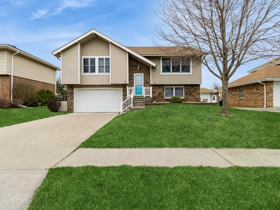 836 E 17th Street N, Newton, IA 50208 - Image #2